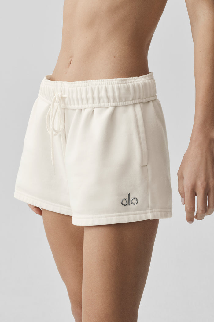 Accolade Short - Ivory