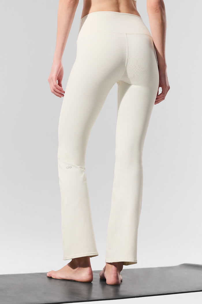 Airbrush High-Waist Bootcut Legging (Short) - Ivory