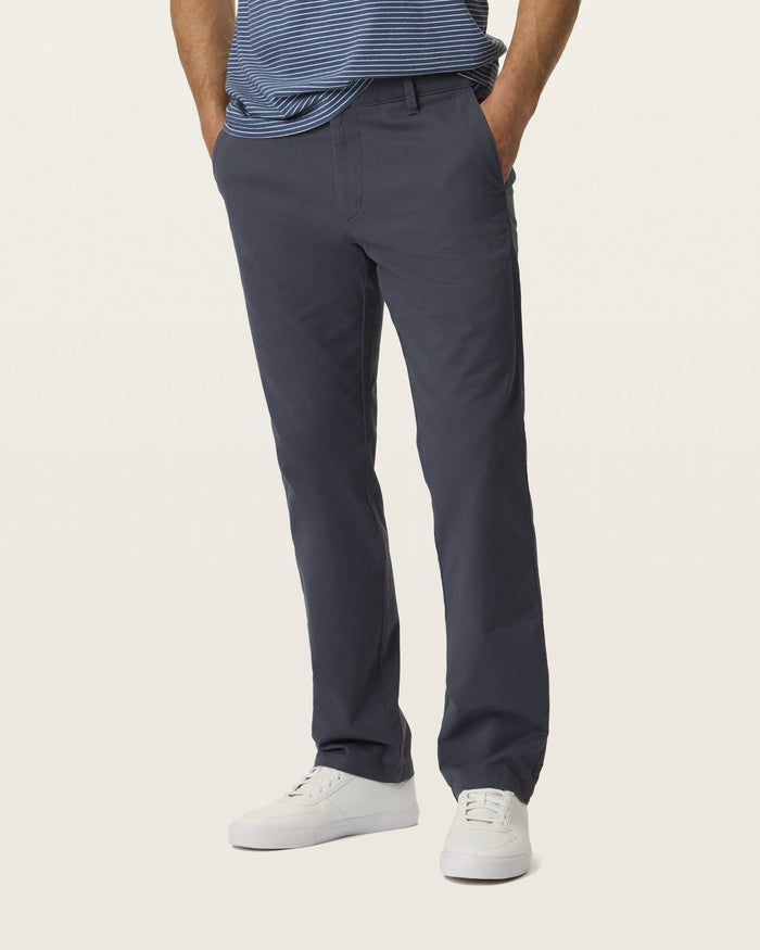 ESSENTIAL AMERICAN KHAKI STRAIGHT FIT in Ombre Blue