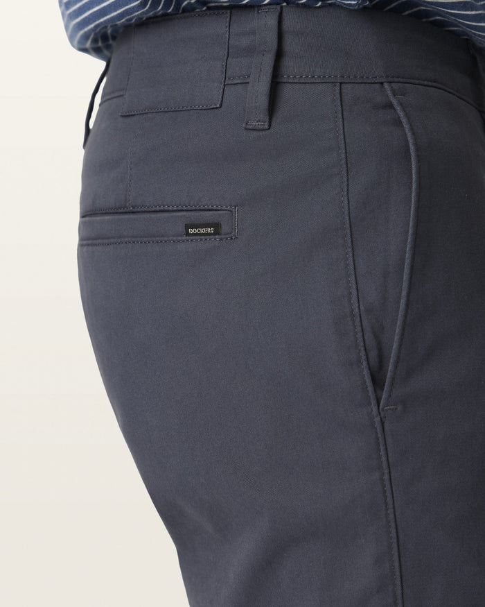 ESSENTIAL AMERICAN KHAKI STRAIGHT FIT in Ombre Blue