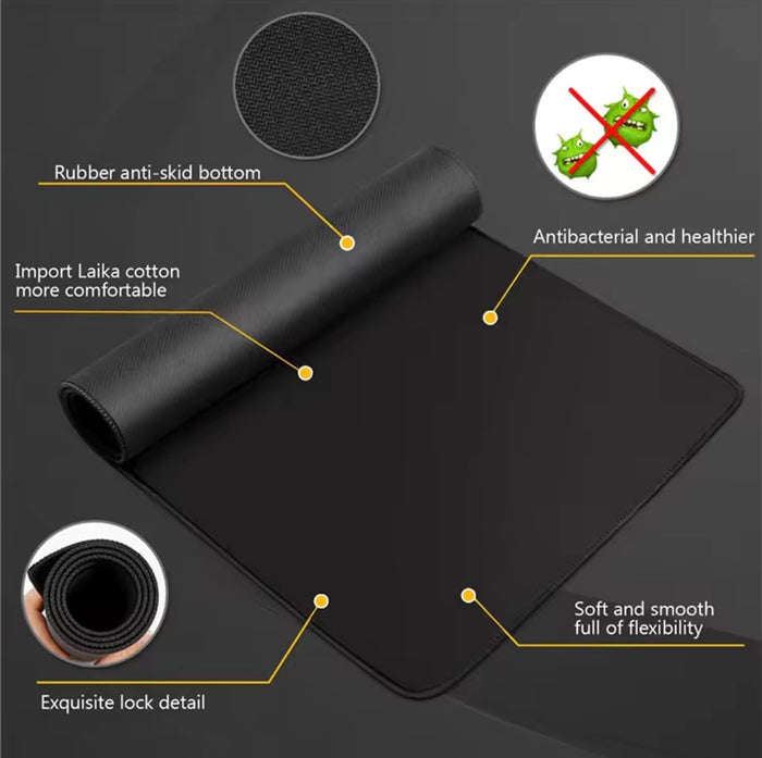 KITTY DELUXE Desk Mat
