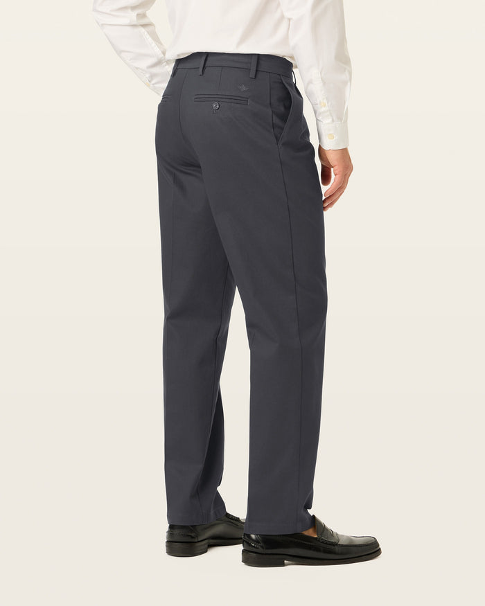 Signature Khakis, Pleated, Classic Fit