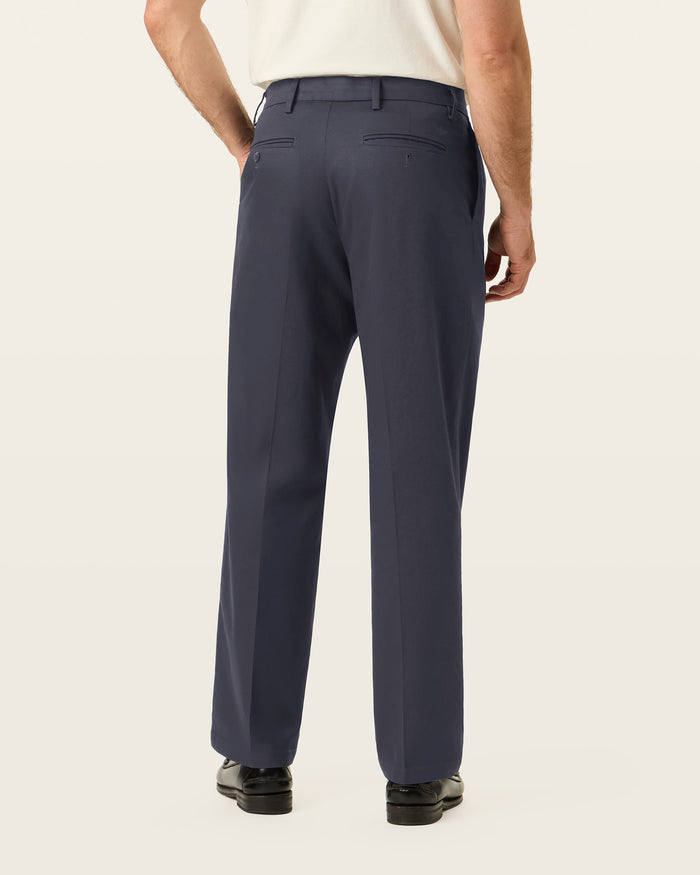 Signature Khakis, Pleated, Relaxed Fit