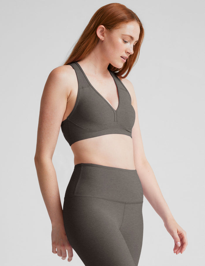 gray sports bra.