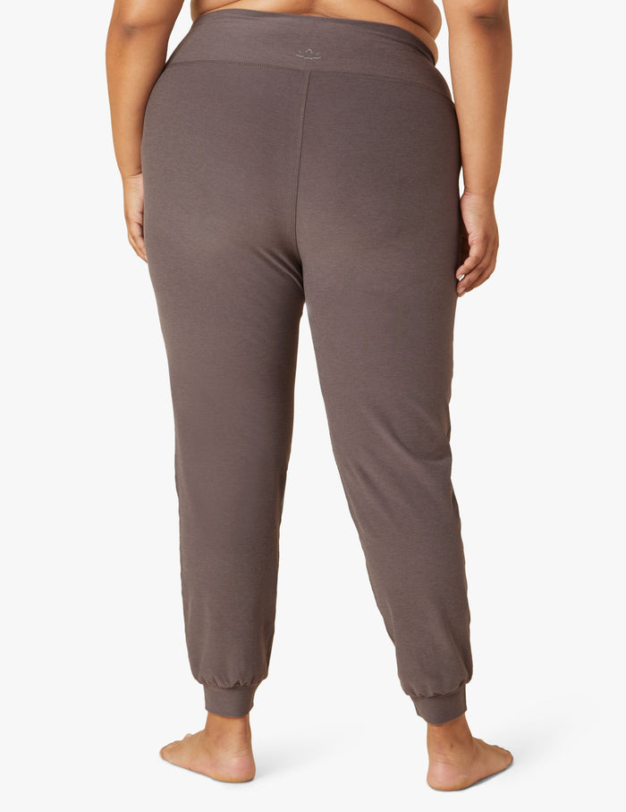 Rear view of brown Spacedye Midi Jogger featuring a wide waistband, slim tapered fit, and banded ankle cuffs.