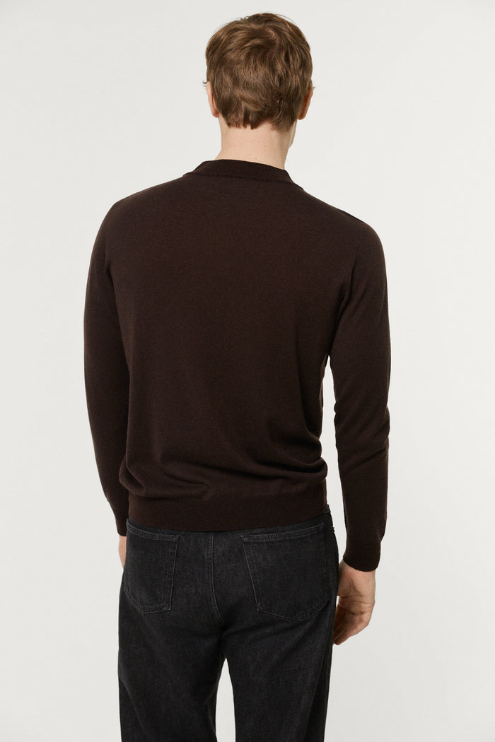 The Ultrasoft Wool Mock-Neck brown
